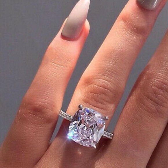 NEw 925 Sterling Silver Gorgeous Ring - Picture 5 of 5